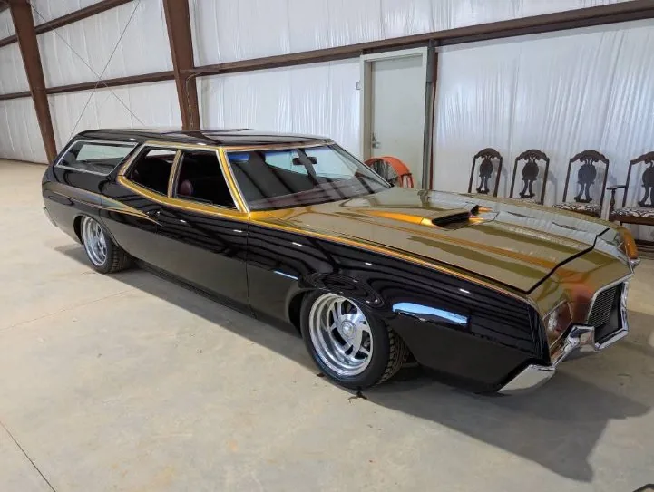 Black and gold lowered custom wagon detailed by Grindtime Mobile Detailing